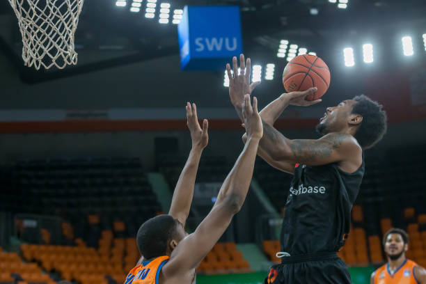 频繁将进攻 频繁将进攻