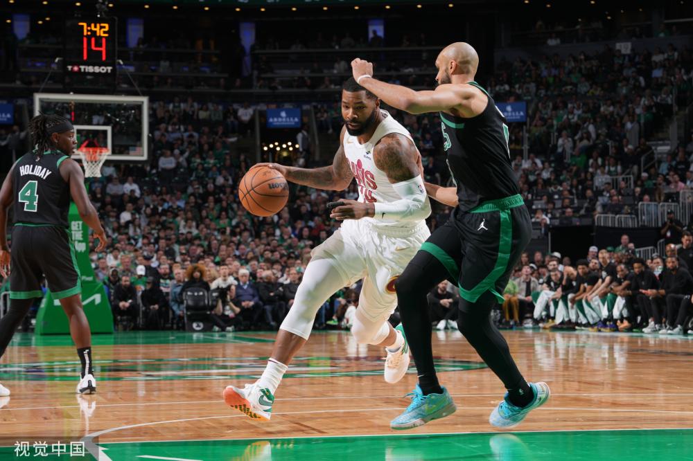 她在朋友的 她在朋友的